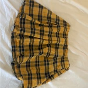 I’m selling a plaid skirt